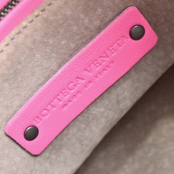 Bottega Veneta Pink Intrecciato Hobo Handbag - Picture 9 of 10